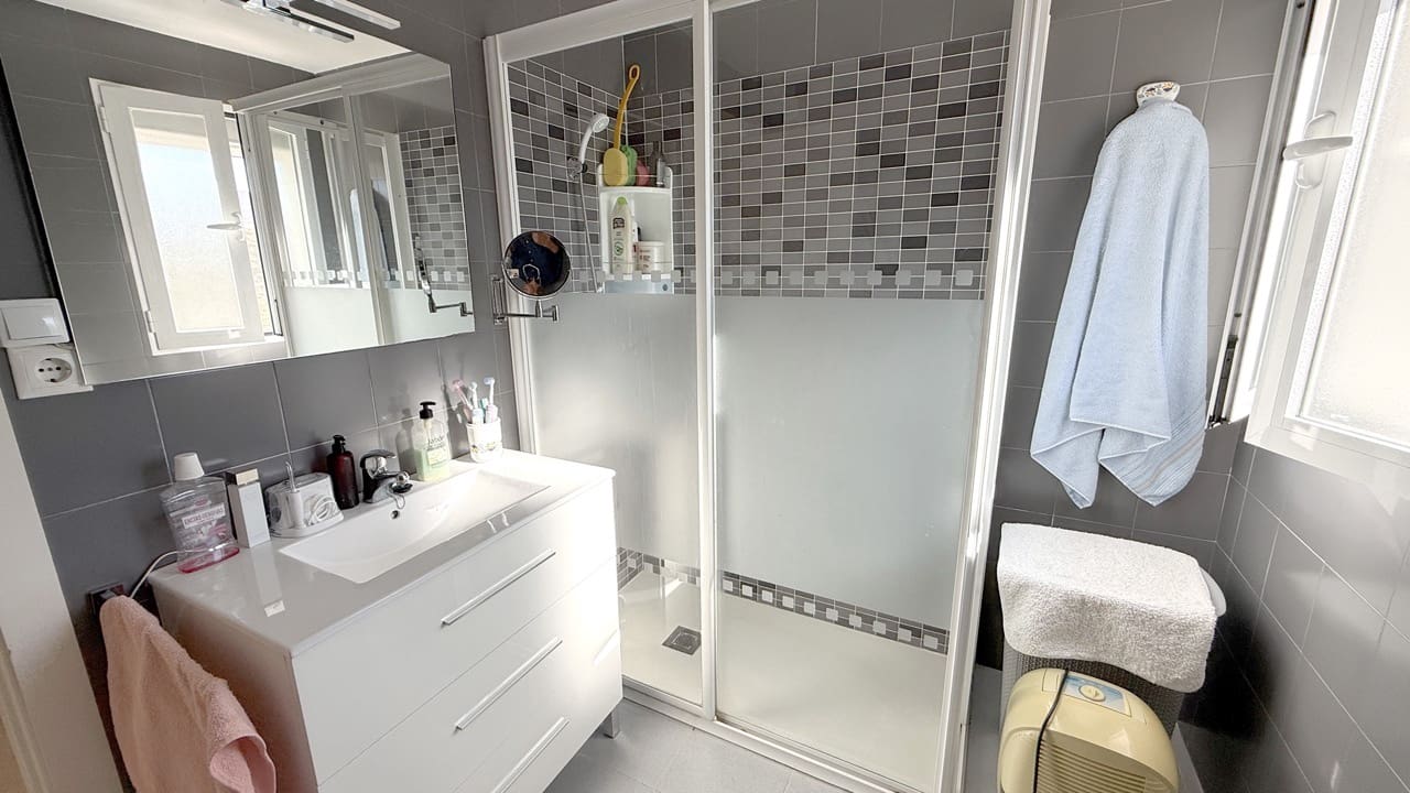 3 sovrum Hus till salu i Moclin med garage - 99 000 € (Ref: 10038962)