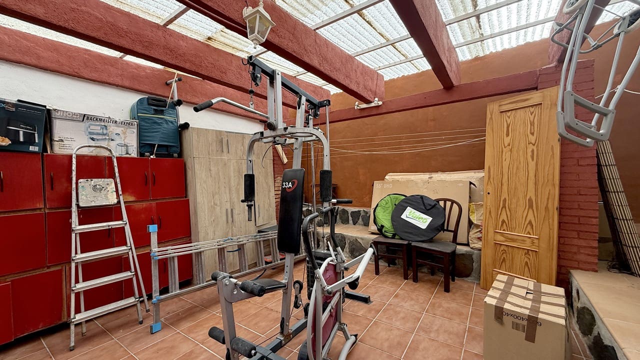 4 Zimmer Villa zu verkaufen in Las Gabias mit Pool Garage - 415.000 € (Ref: 10048429)