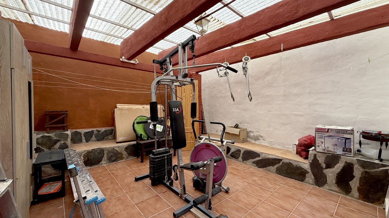 4 Zimmer Villa zu verkaufen in Las Gabias mit Pool Garage - 415.000 € (Ref: 10048429)
