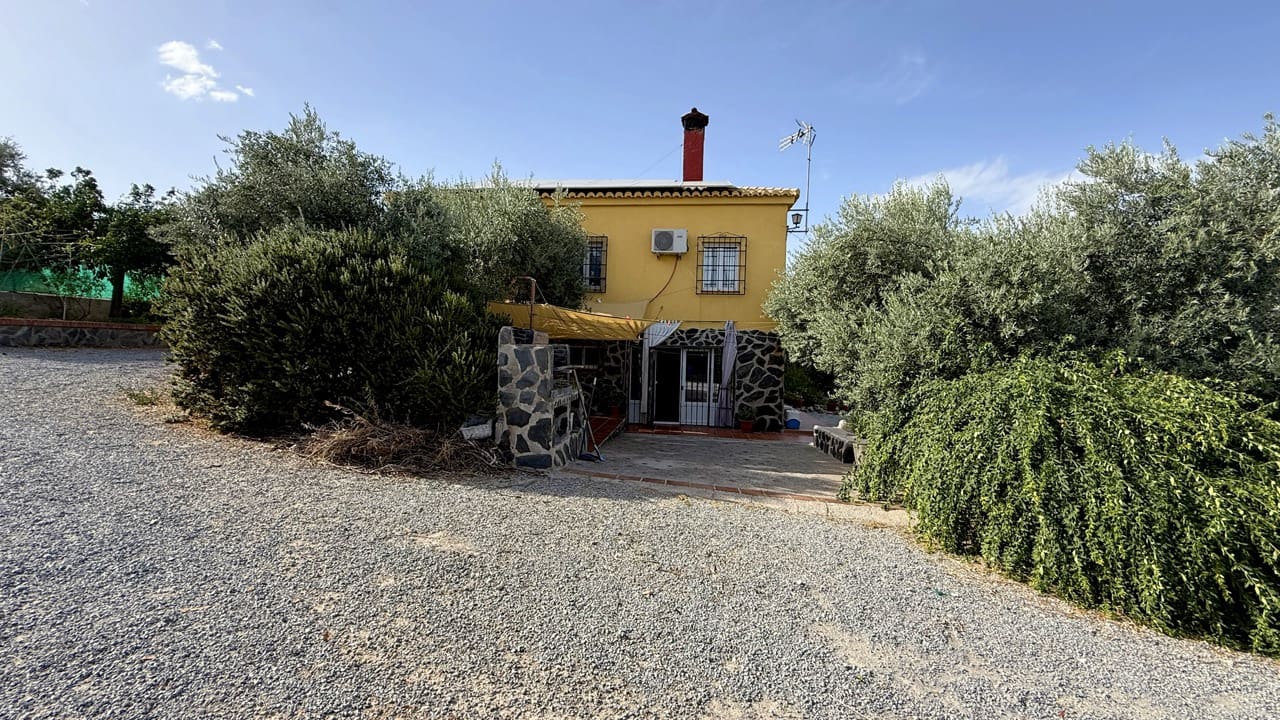 4 Zimmer Villa zu verkaufen in Las Gabias mit Pool Garage - 415.000 € (Ref: 10048429)