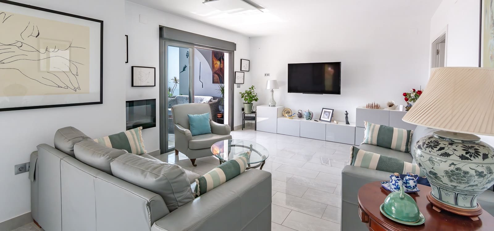 4 bedroom Villa for sale in Gualchos with pool garage - € 420,000 (Ref: 10104296)