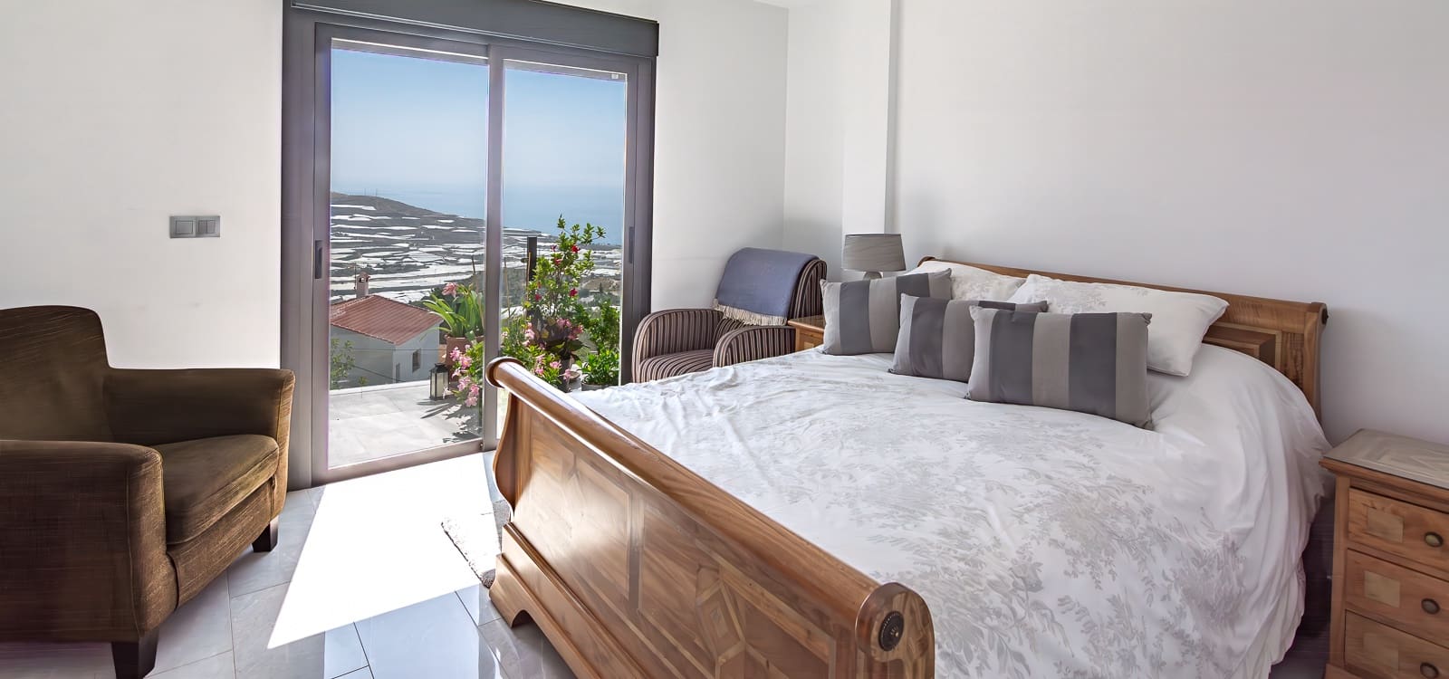 4 bedroom Villa for sale in Gualchos with pool garage - € 420,000 (Ref: 10104296)