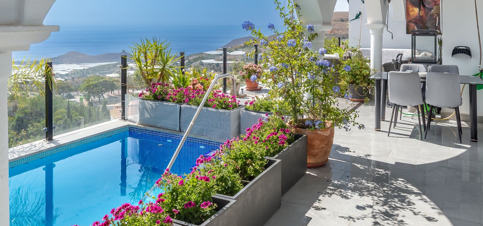 4 bedroom Villa for sale in Gualchos with pool garage - € 420,000 (Ref: 10104296)