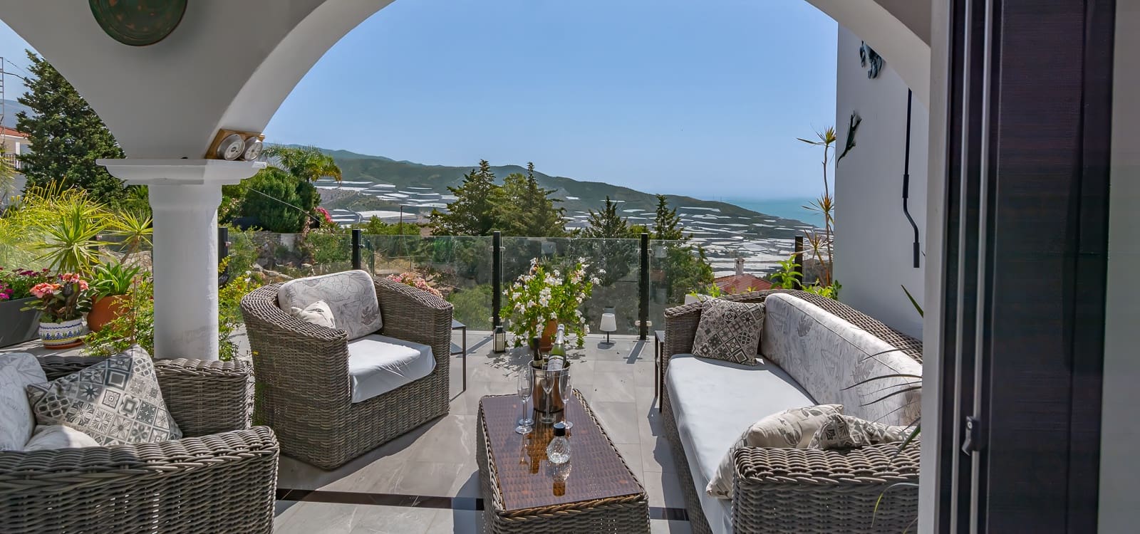 4 bedroom Villa for sale in Gualchos with pool garage - € 420,000 (Ref: 10104296)