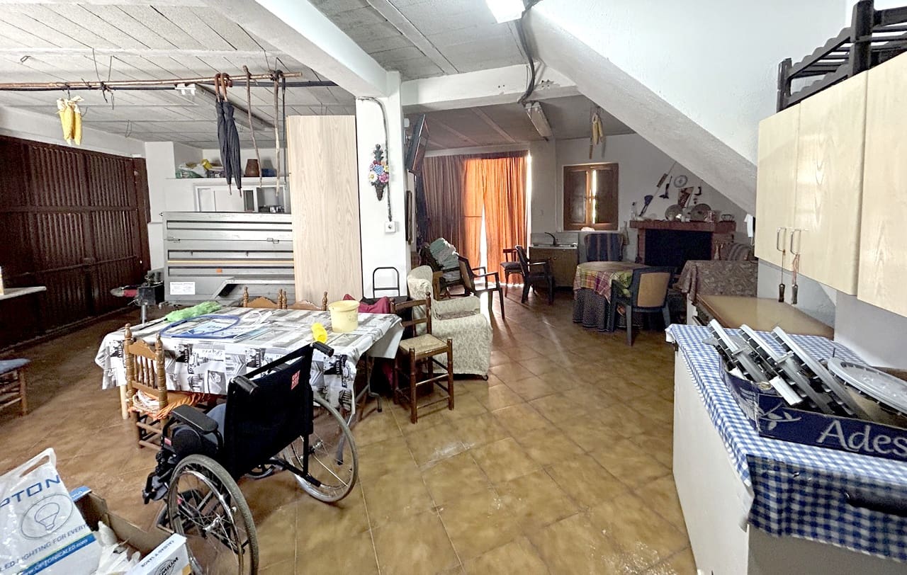 5 soveværelse Byhus til salg i Moclin med garage - € 125.000 (Ref: 8260842)