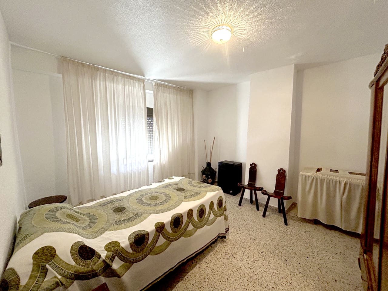 5 soveværelse Byhus til salg i Moclin med garage - € 125.000 (Ref: 8260842)