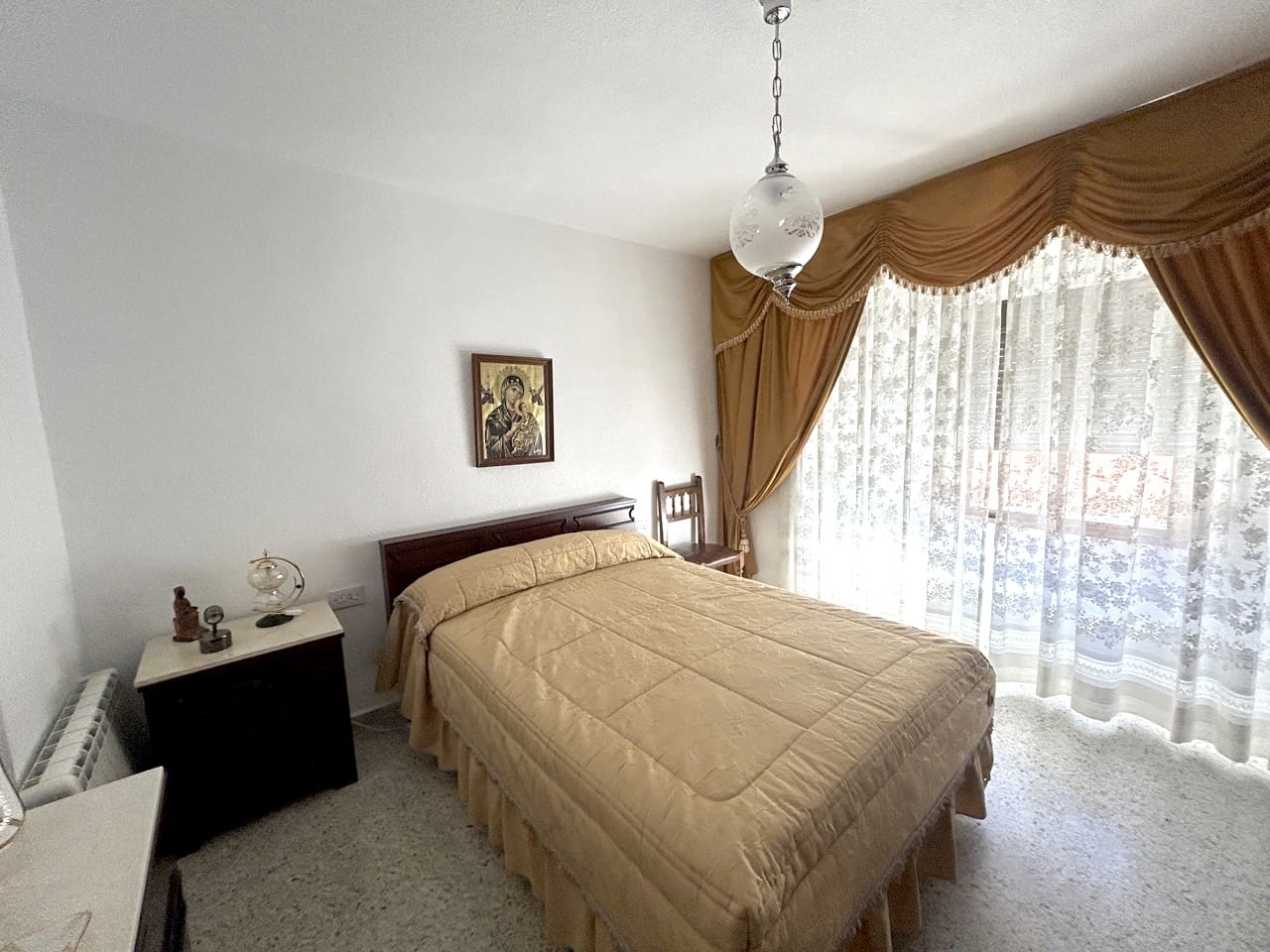 5 soveværelse Byhus til salg i Moclin med garage - € 125.000 (Ref: 8260842)