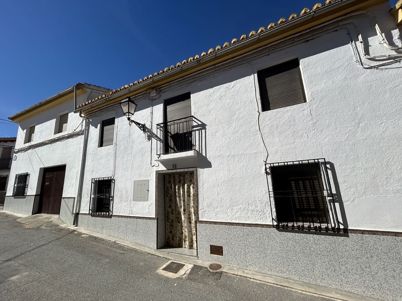 5 soveværelse Byhus til salg i Moclin med garage - € 125.000 (Ref: 8260842)