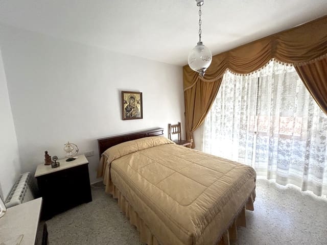 5 soveværelse Byhus til salg i Moclín med garage - € 125.000 (Ref: 8260842)