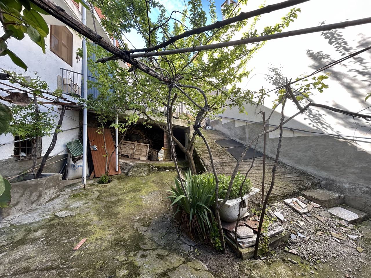 5 soveværelse Byhus til salg i Moclin med garage - € 125.000 (Ref: 8260842)