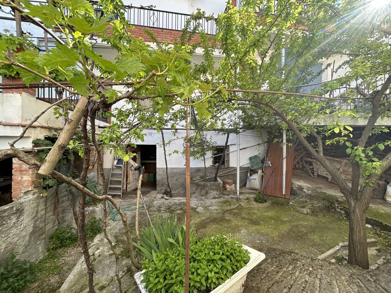 5 soveværelse Byhus til salg i Moclin med garage - € 125.000 (Ref: 8260842)