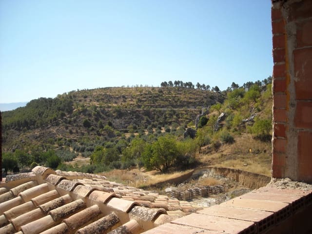 8 bedroom Hotel for sale in Moclín - € 450,000 (Ref: 8307697)