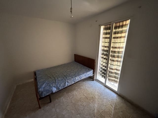 6 soveværelse Byhus til salg i Olivares, Moclín - € 63.000 (Ref: 8426565)