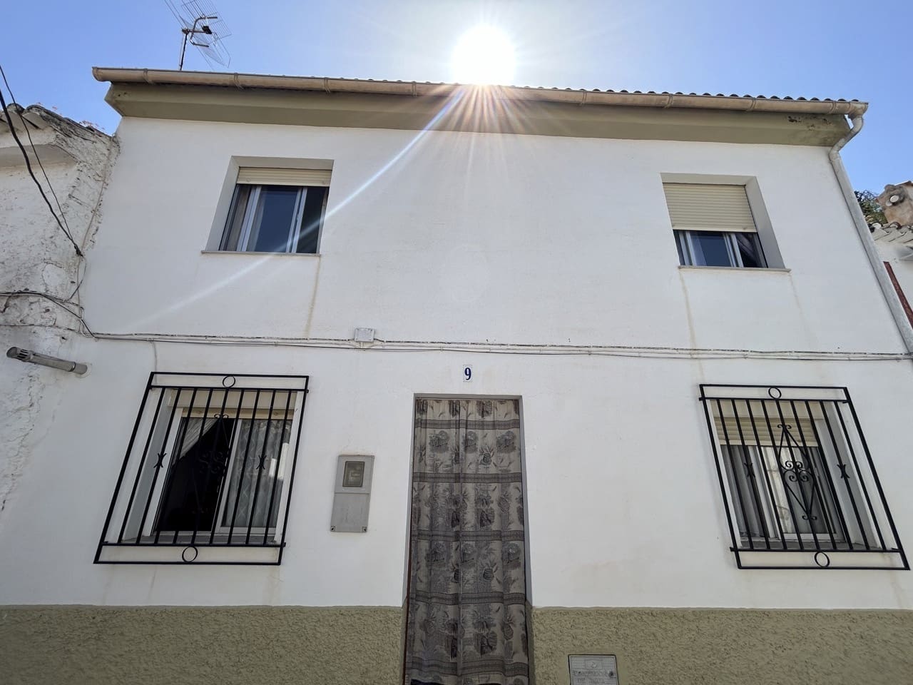 3 soveværelse Byhus til salg i Moclin - € 79.000 (Ref: 8471233)