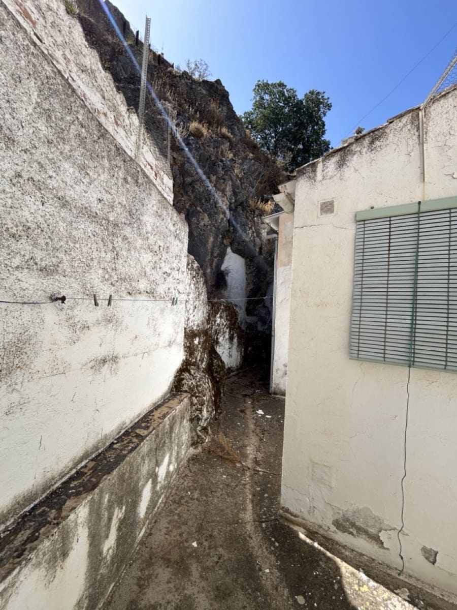 3 soveværelse Byhus til salg i Moclin - € 79.000 (Ref: 8471233)