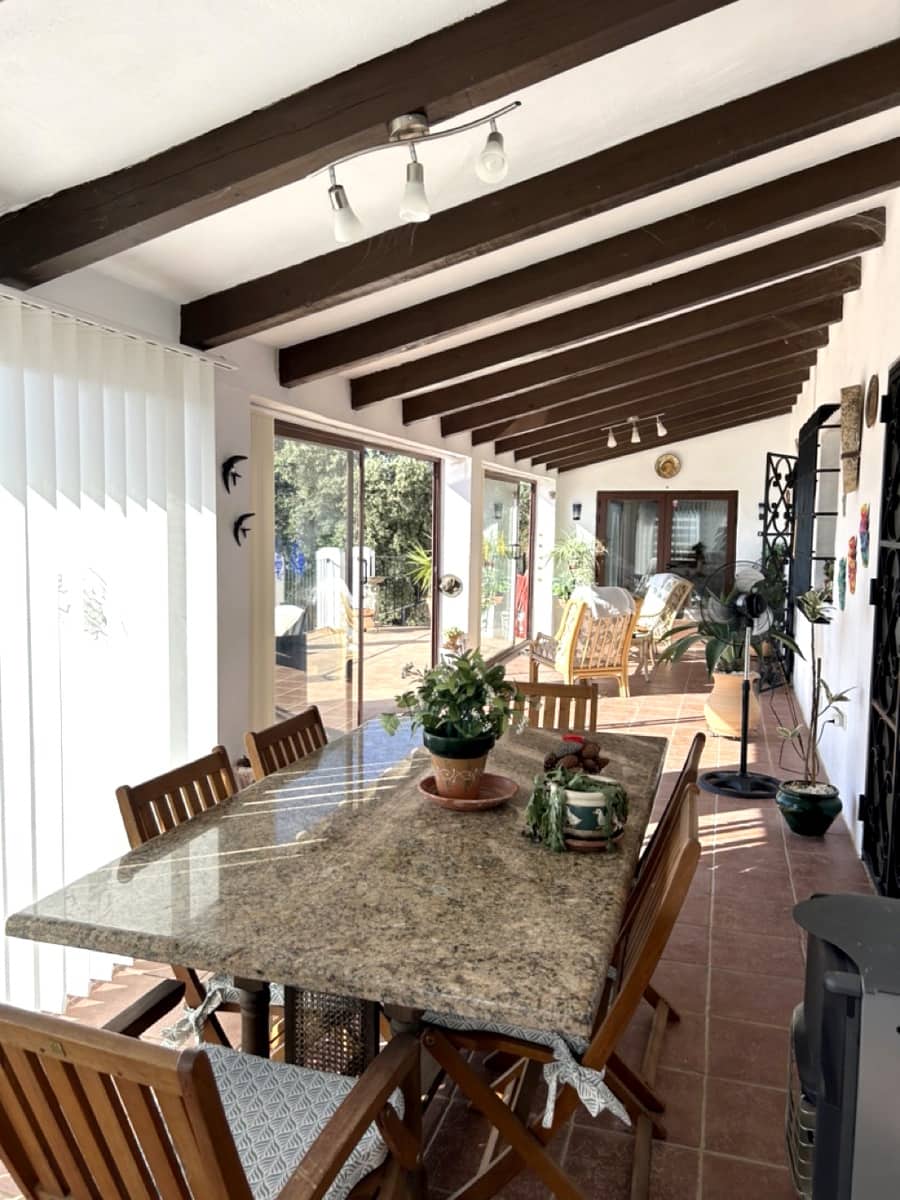 3 soverom Villa til salgs i Alcala la Real med svømmebasseng garasje - € 315 000 (Ref: 8481364)