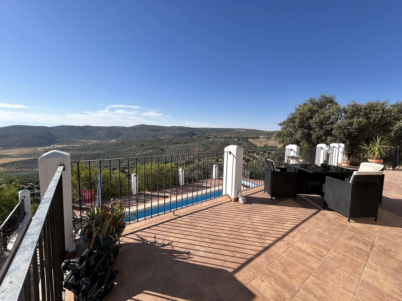 3 soverom Villa til salgs i Alcala la Real med svømmebasseng garasje - € 315 000 (Ref: 8481364)