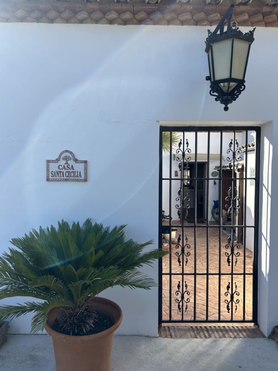 3 soverom Villa til salgs i Alcala la Real med svømmebasseng garasje - € 315 000 (Ref: 8481364)