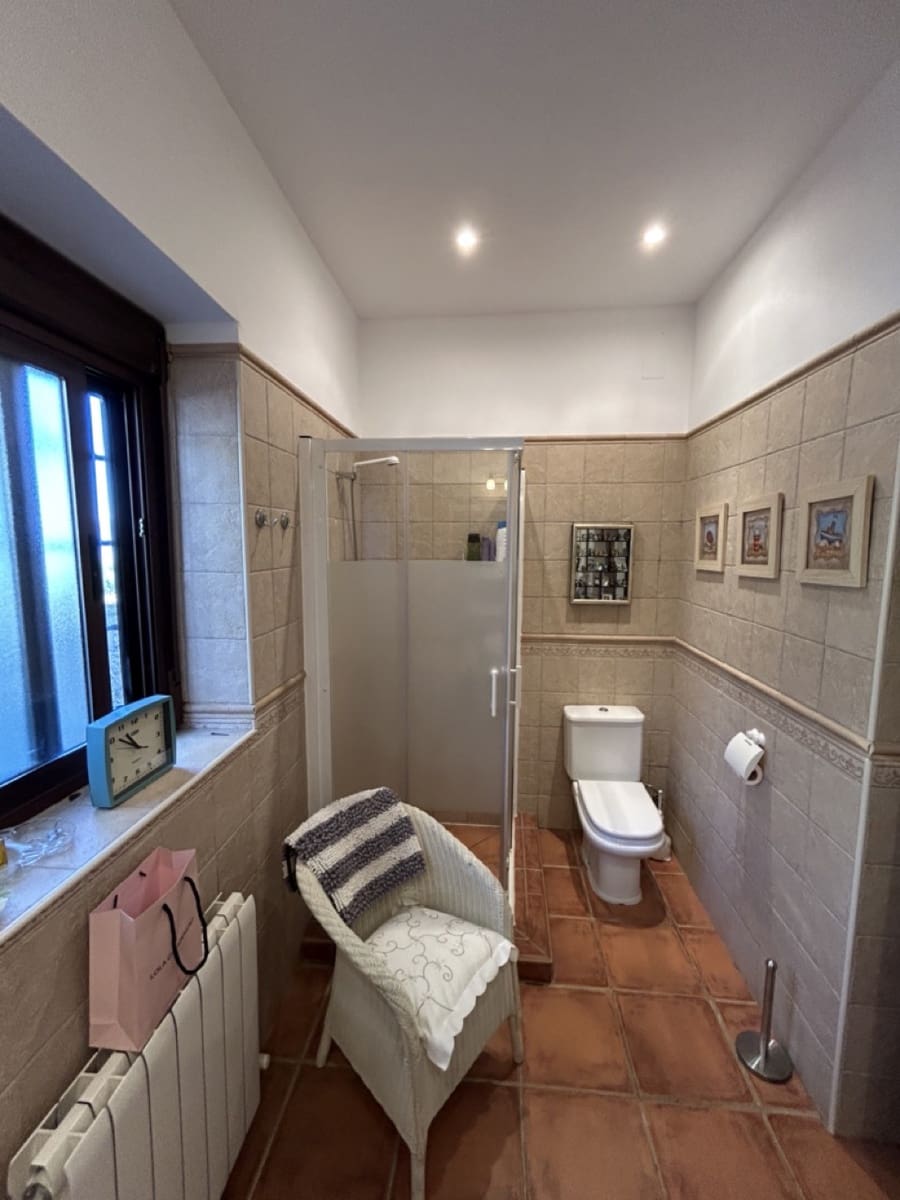 3 soverom Villa til salgs i Alcala la Real med svømmebasseng garasje - € 315 000 (Ref: 8481364)