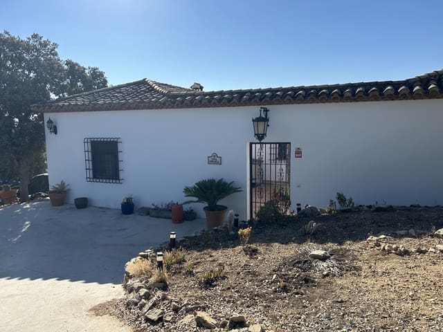 3 bedroom Villa for sale in Alcalá la Real with pool garage - € 315,000 (Ref: 8481364)