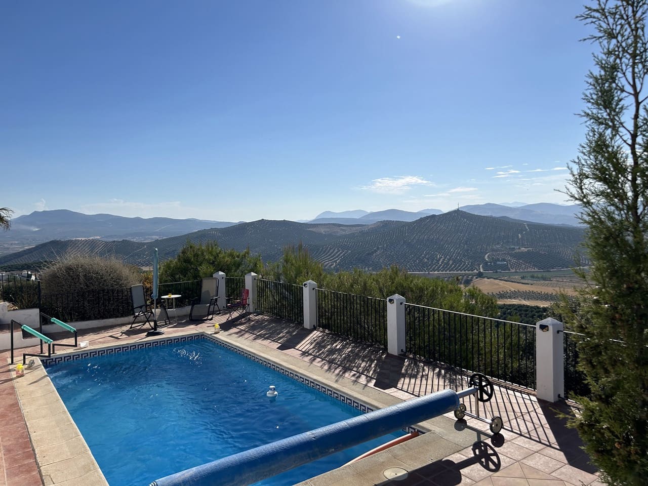 3 soverom Villa til salgs i Alcala la Real med svømmebasseng garasje - € 315 000 (Ref: 8481364)