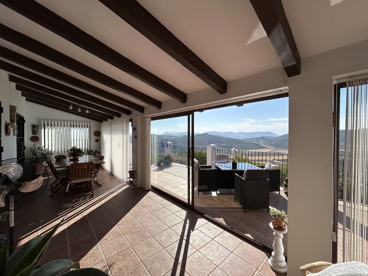 3 soverom Villa til salgs i Alcala la Real med svømmebasseng garasje - € 315 000 (Ref: 8481364)