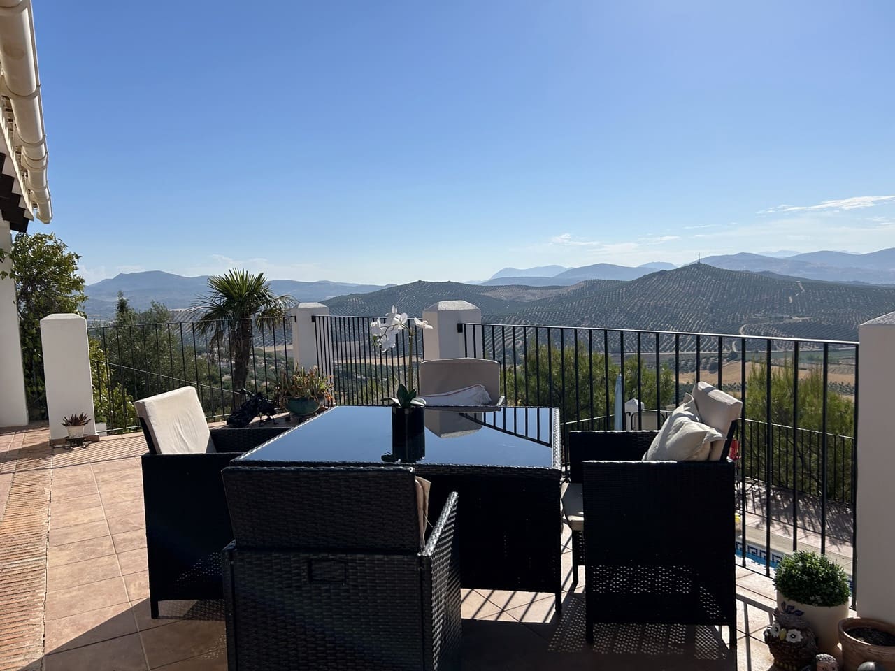 3 soverom Villa til salgs i Alcala la Real med svømmebasseng garasje - € 315 000 (Ref: 8481364)