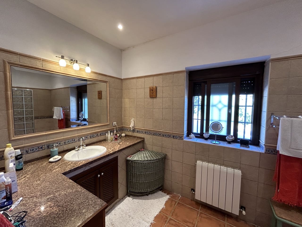 3 soverom Villa til salgs i Alcala la Real med svømmebasseng garasje - € 315 000 (Ref: 8481364)