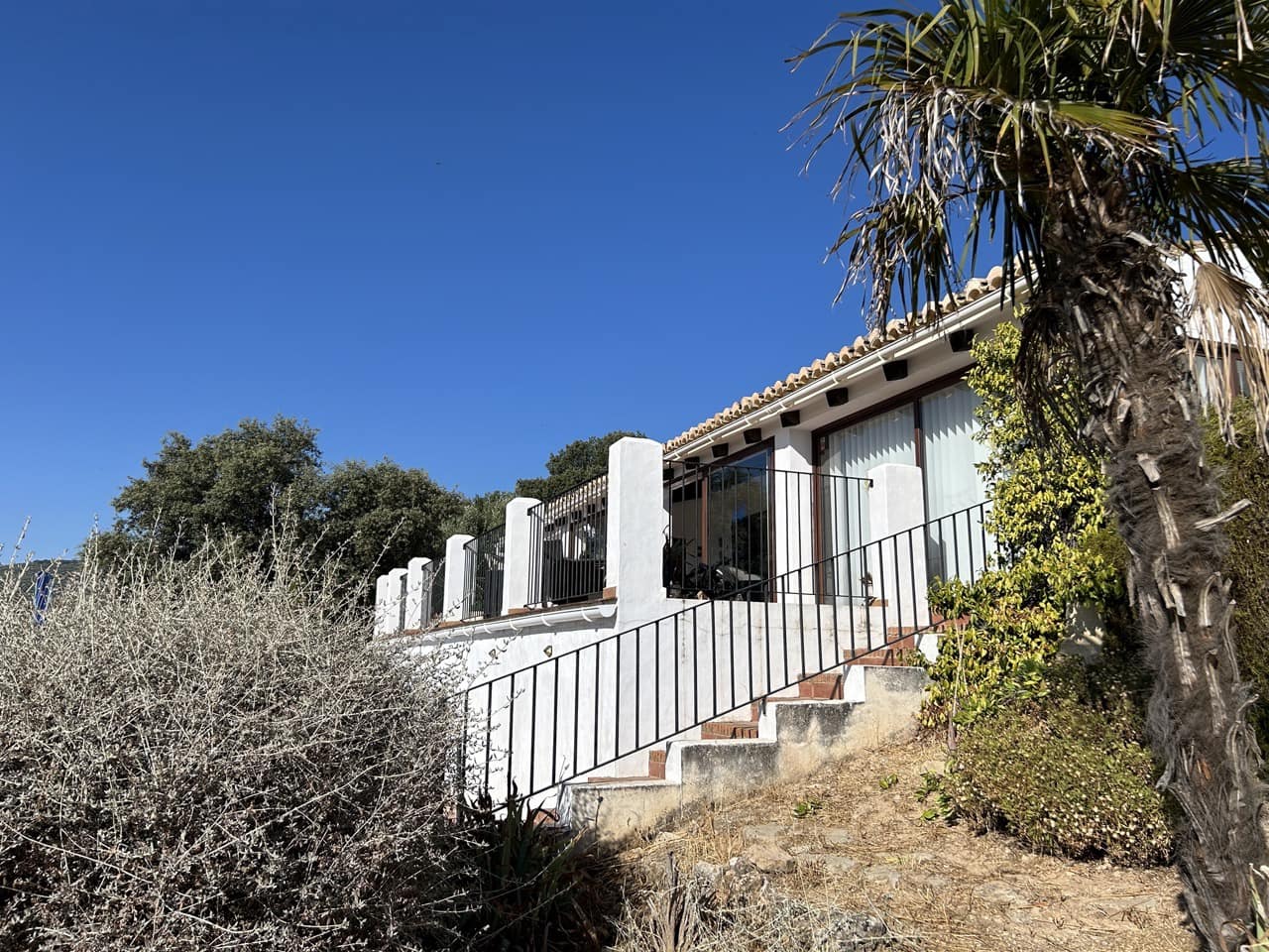 3 soverom Villa til salgs i Alcala la Real med svømmebasseng garasje - € 315 000 (Ref: 8481364)