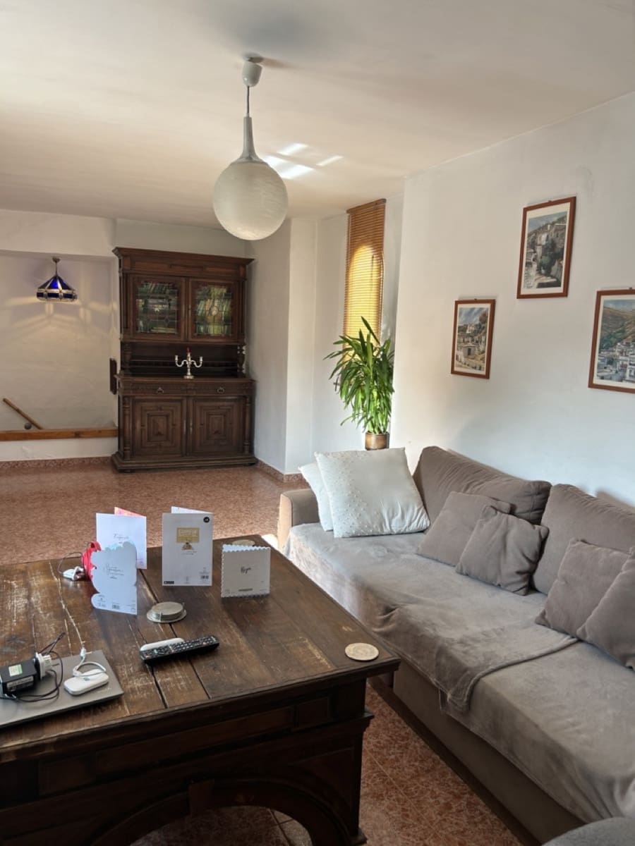 7 soveværelse Finca/Landehus til salg i Montefrio med swimmingpool garage - € 350.000 (Ref: 8493651)