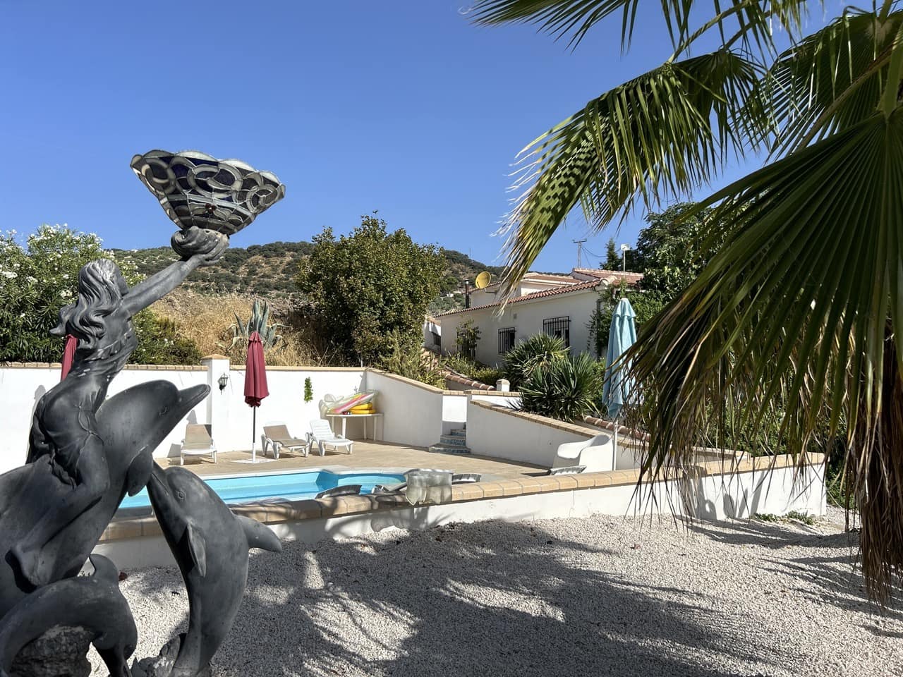 7 soveværelse Finca/Landehus til salg i Montefrio med swimmingpool garage - € 350.000 (Ref: 8493651)
