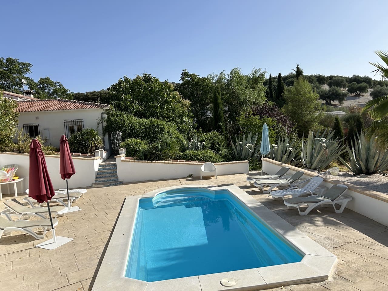 7 soveværelse Finca/Landehus til salg i Montefrio med swimmingpool garage - € 350.000 (Ref: 8493651)