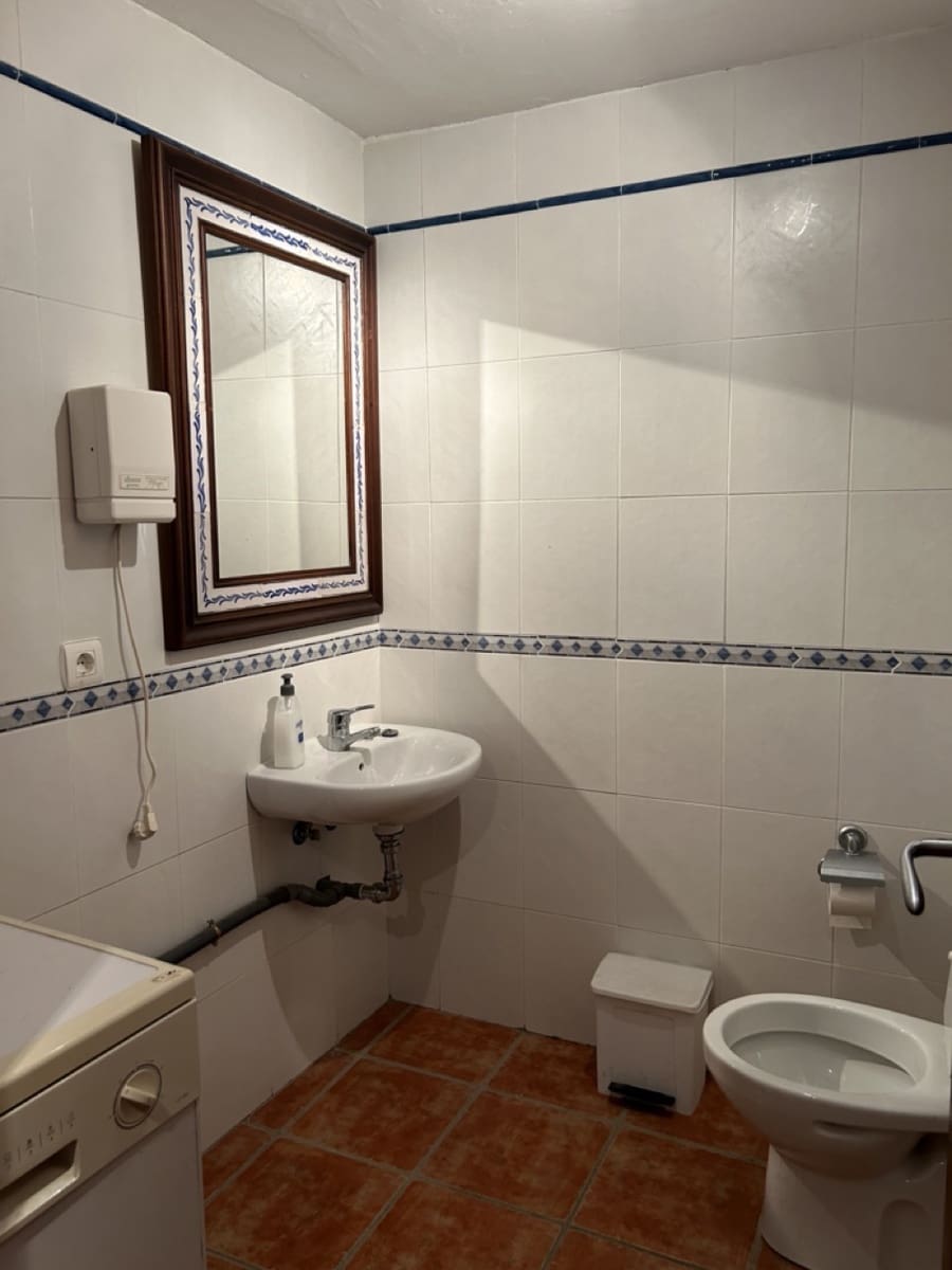 6 camera da letto Affittacamere/B & B in vendita in Moclin con piscina garage - 650.000 € (Rif: 8527329)