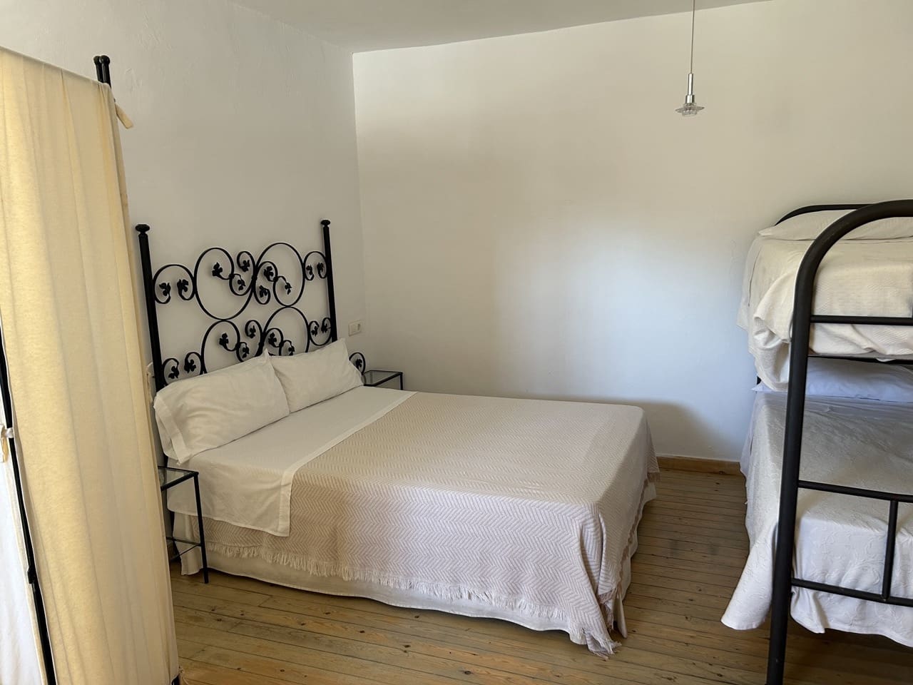 6 camera da letto Affittacamere/B & B in vendita in Moclin con piscina garage - 650.000 € (Rif: 8527329)