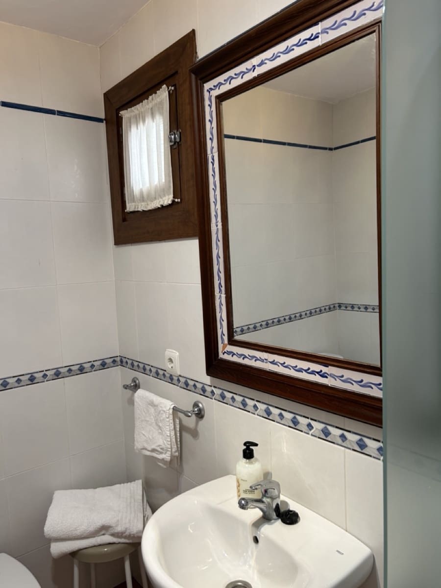 6 camera da letto Affittacamere/B & B in vendita in Moclin con piscina garage - 650.000 € (Rif: 8527329)