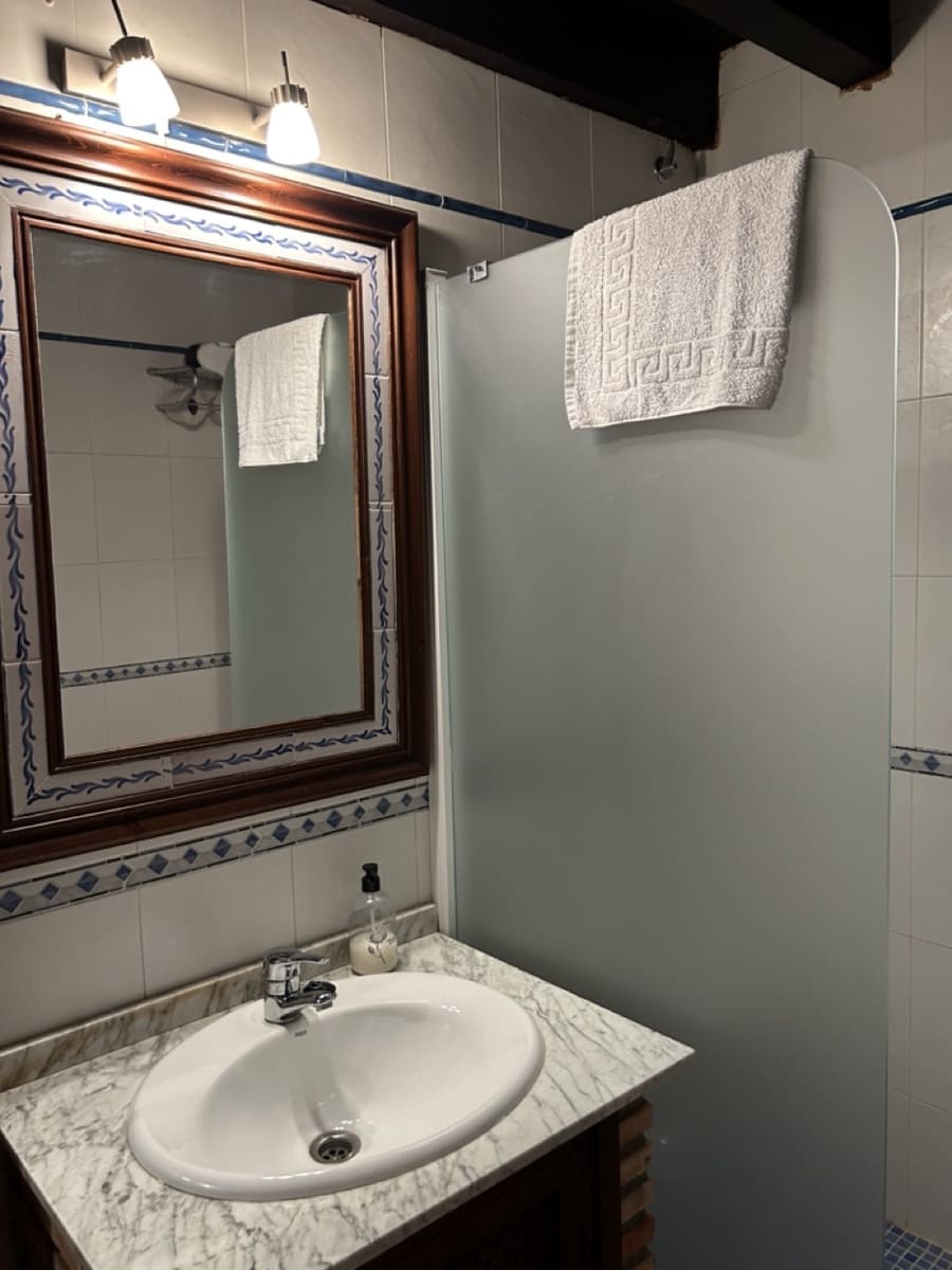 6 camera da letto Affittacamere/B & B in vendita in Moclin con piscina garage - 650.000 € (Rif: 8527329)