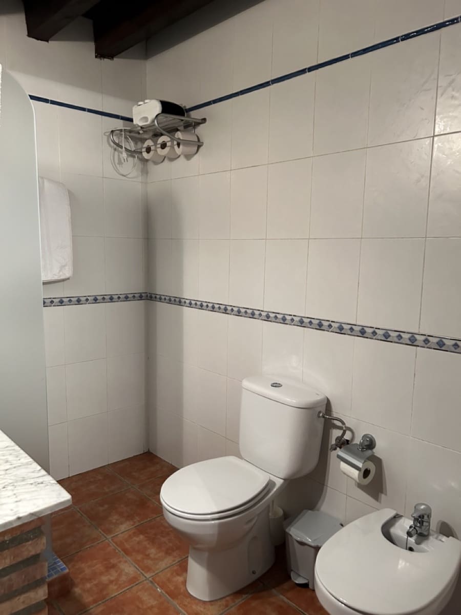 6 camera da letto Affittacamere/B & B in vendita in Moclin con piscina garage - 650.000 € (Rif: 8527329)