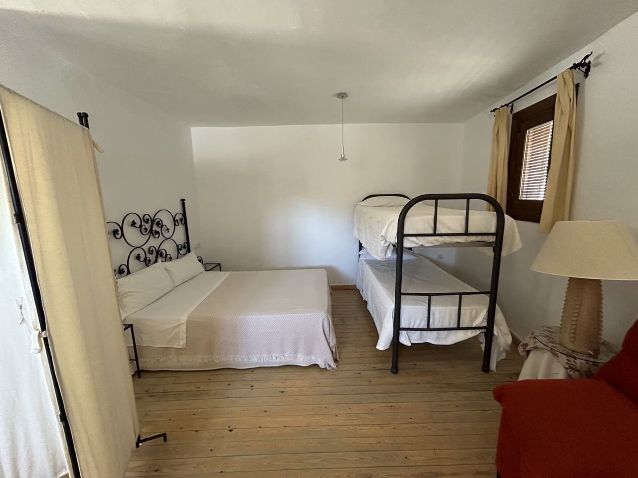 6 camera da letto Affittacamere/B & B in vendita in Moclin con piscina garage - 650.000 € (Rif: 8527329)