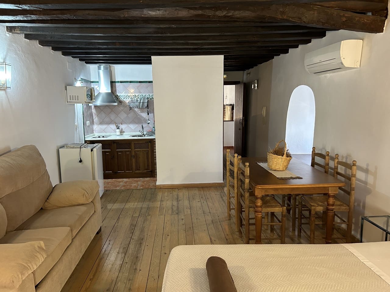 6 camera da letto Affittacamere/B & B in vendita in Moclin con piscina garage - 650.000 € (Rif: 8527329)