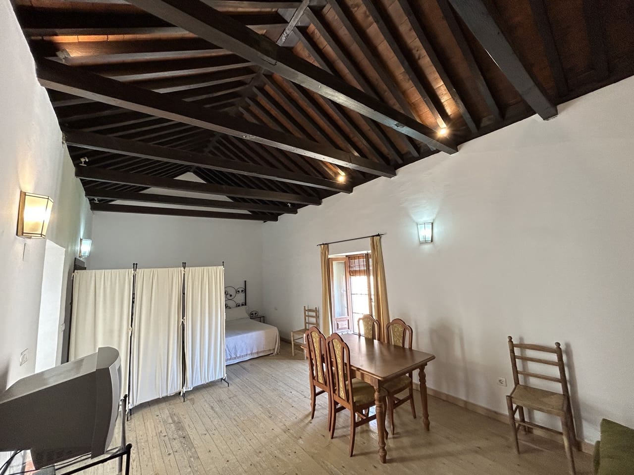 6 camera da letto Affittacamere/B & B in vendita in Moclin con piscina garage - 650.000 € (Rif: 8527329)