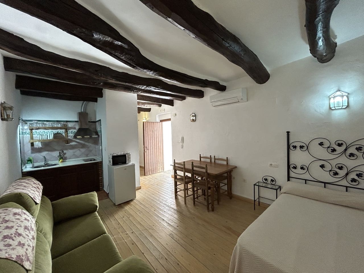 6 camera da letto Affittacamere/B & B in vendita in Moclin con piscina garage - 650.000 € (Rif: 8527329)