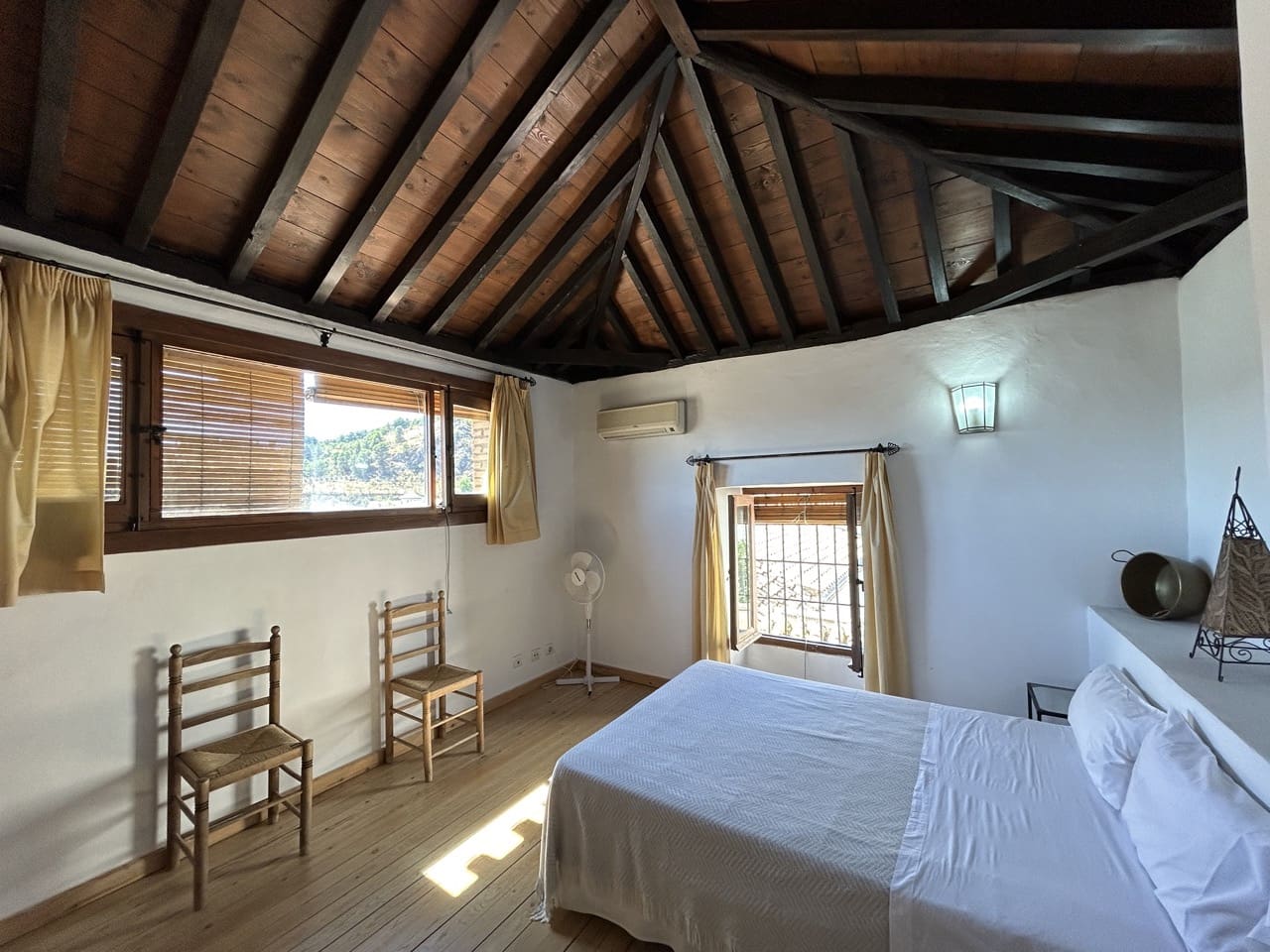 6 camera da letto Affittacamere/B & B in vendita in Moclin con piscina garage - 650.000 € (Rif: 8527329)