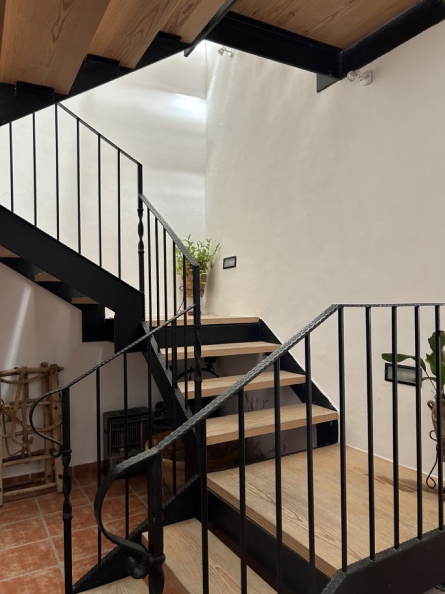 6 camera da letto Affittacamere/B & B in vendita in Moclin con piscina garage - 650.000 € (Rif: 8527329)