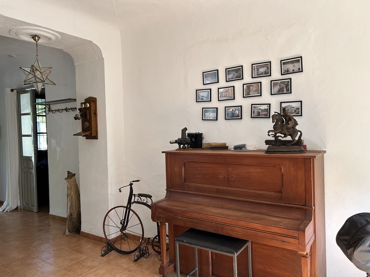 9 soveværelse Finca/Landehus til salg i Montefrio med swimmingpool garage - € 600.000 (Ref: 8537283)