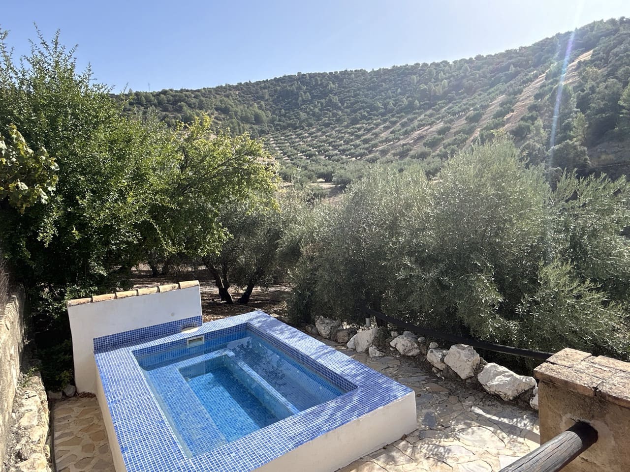 9 soveværelse Finca/Landehus til salg i Montefrio med swimmingpool garage - € 600.000 (Ref: 8537283)