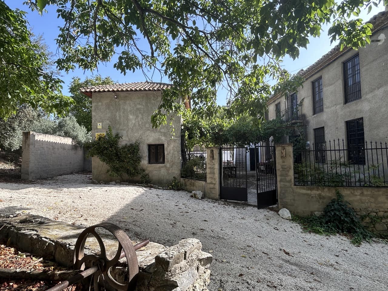 9 soveværelse Finca/Landehus til salg i Montefrio med swimmingpool garage - € 600.000 (Ref: 8537283)