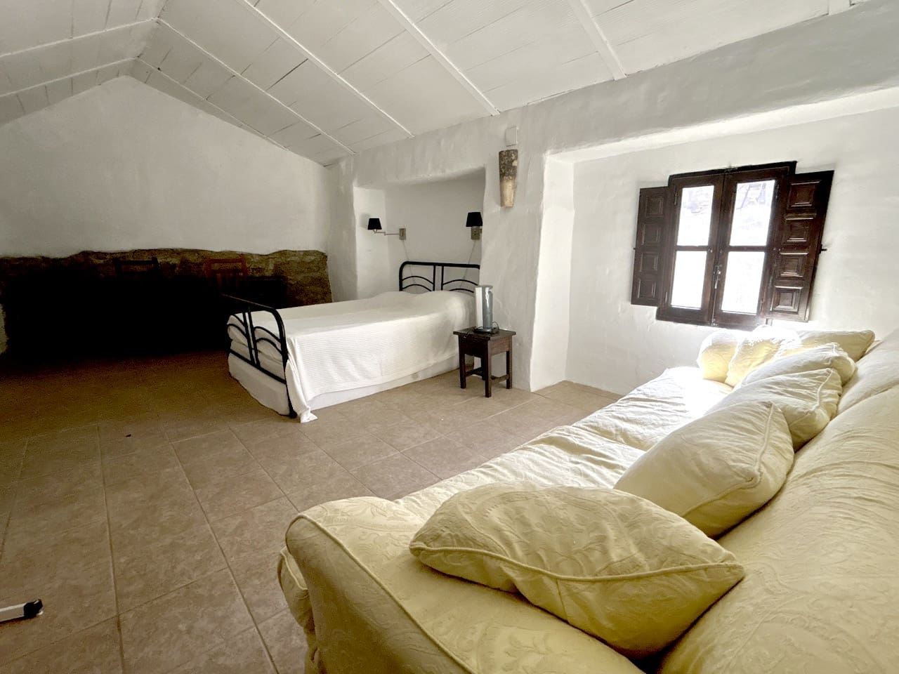 9 soveværelse Finca/Landehus til salg i Montefrio med swimmingpool garage - € 600.000 (Ref: 8537283)