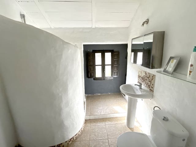 9 bedroom Finca/Country House for sale in Montefrío with pool garage - € 600,000 (Ref: 8537283)