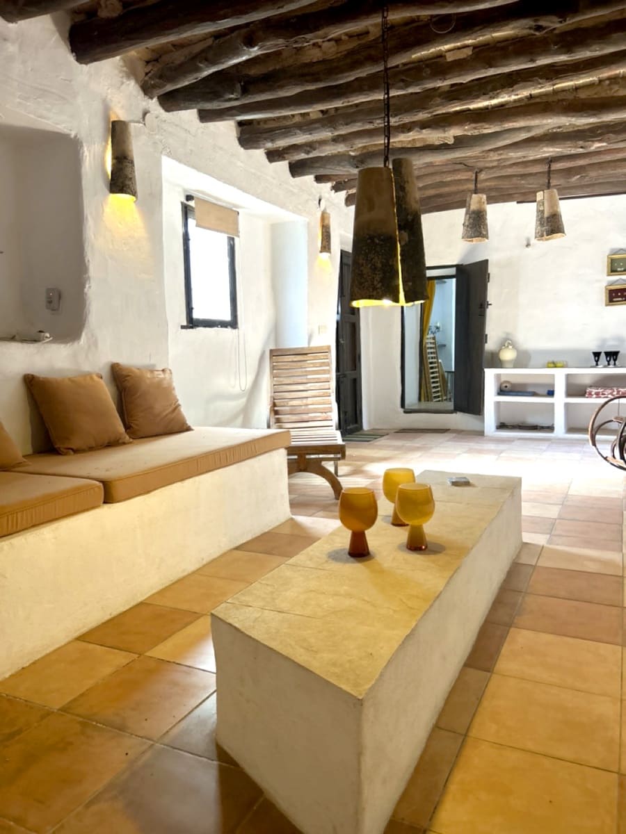 9 soveværelse Finca/Landehus til salg i Montefrio med swimmingpool garage - € 600.000 (Ref: 8537283)