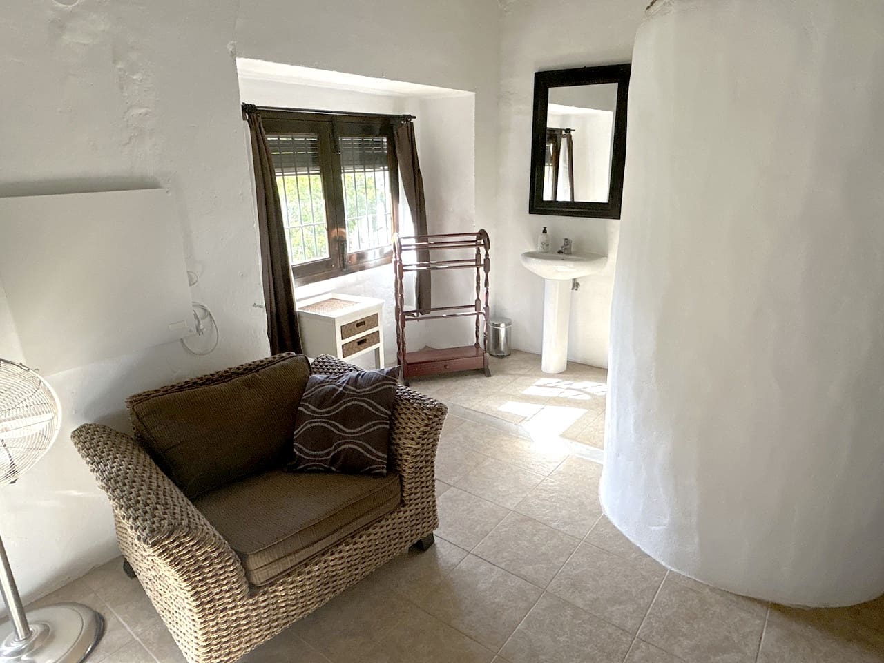 9 soveværelse Finca/Landehus til salg i Montefrio med swimmingpool garage - € 600.000 (Ref: 8537283)